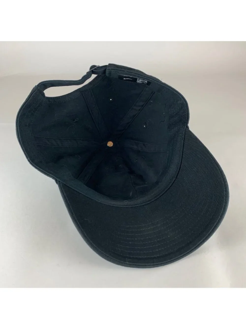 Nike Heritage86 Unisex Black Relaxed Fit Strapback Adjustable Hat 913011-010